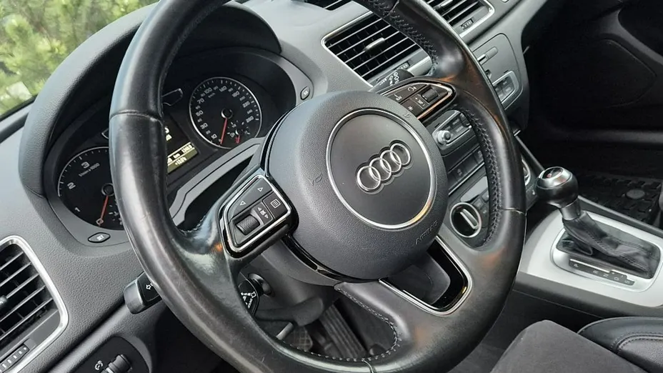 AUDI Q3 -