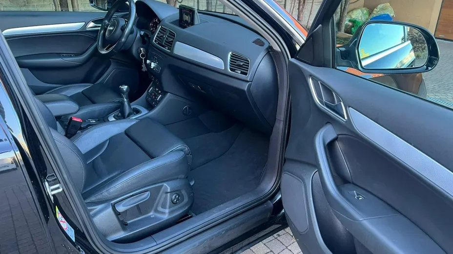 AUDI Q3 -