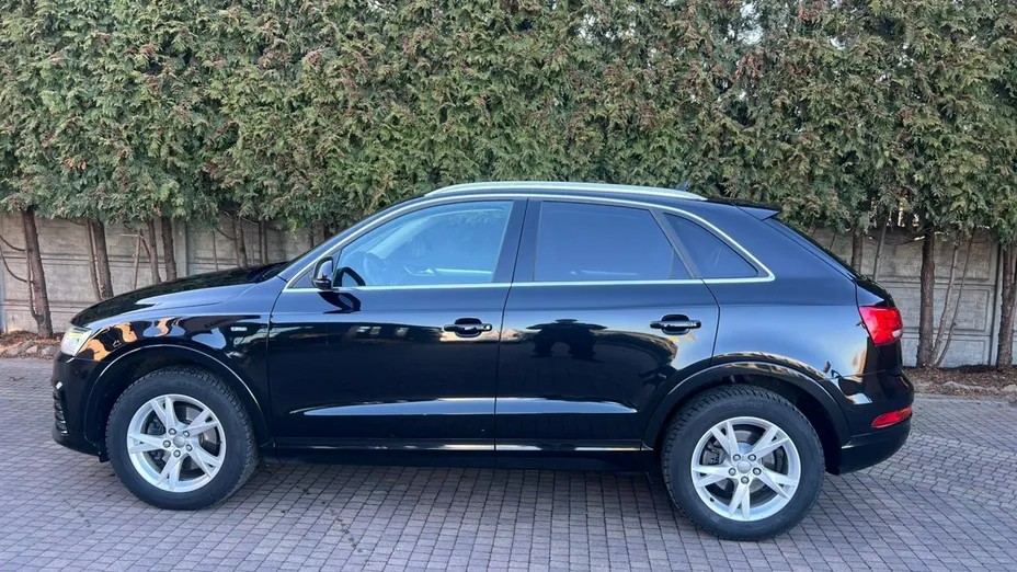 AUDI Q3 -