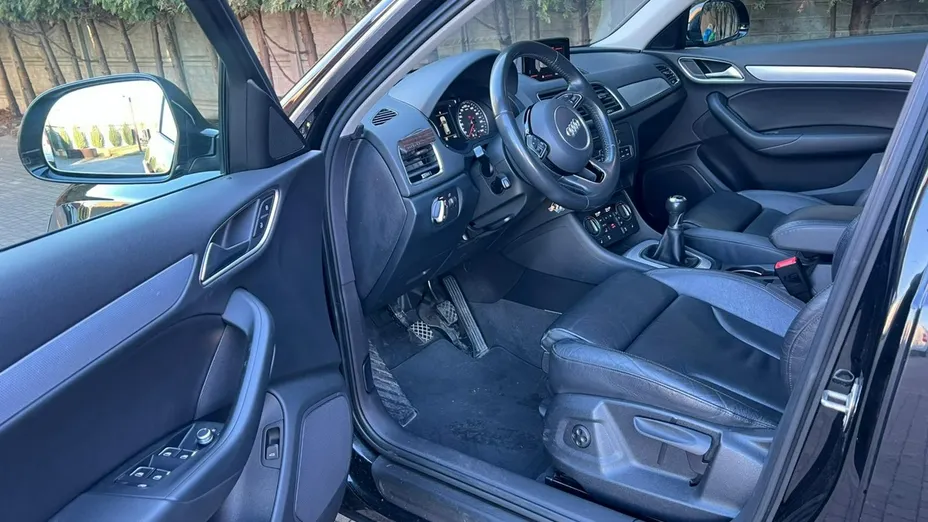AUDI Q3 -