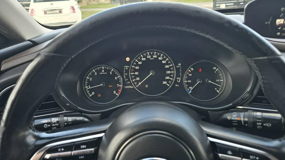 MAZDA CX-30 -
