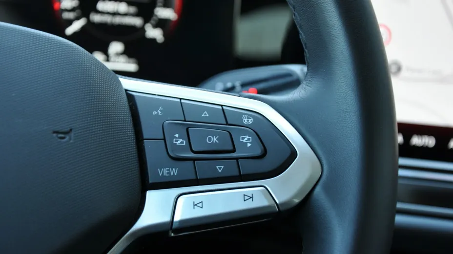 VOLKSWAGEN Passat -