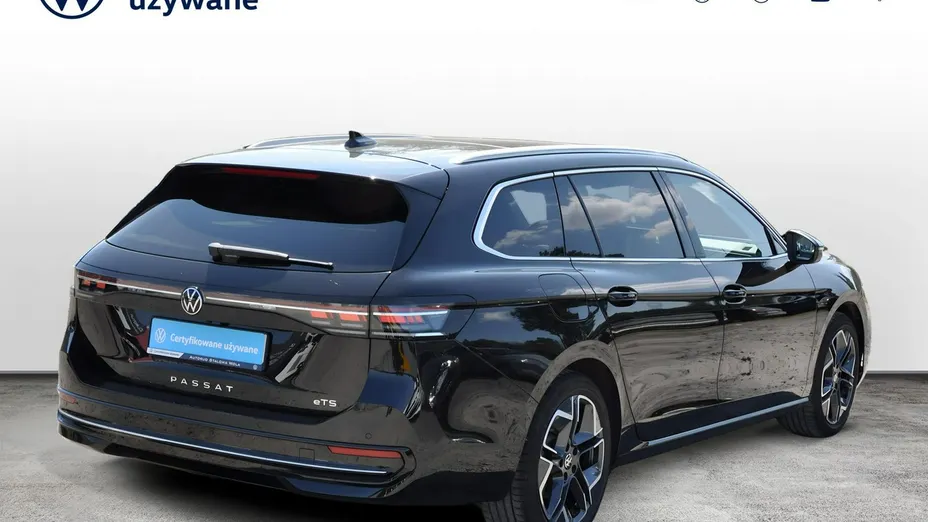 VOLKSWAGEN Passat -