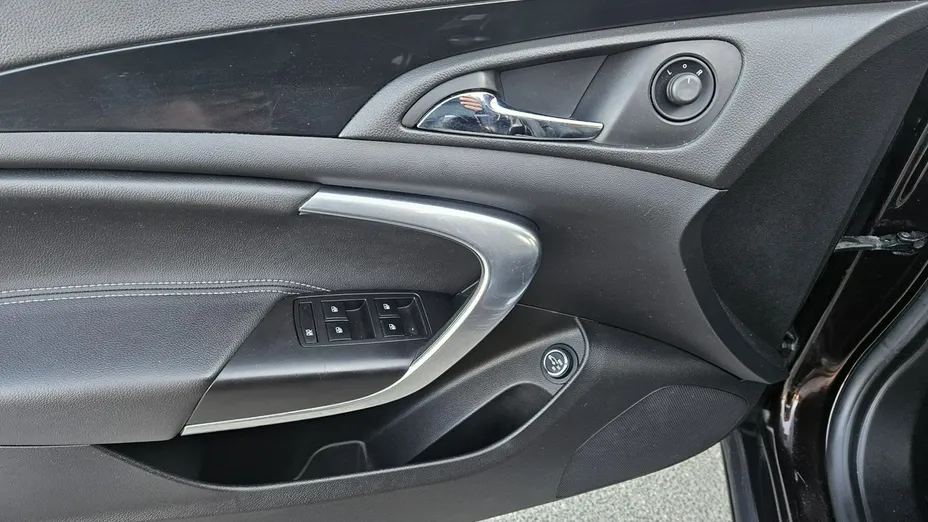 OPEL Insignia -