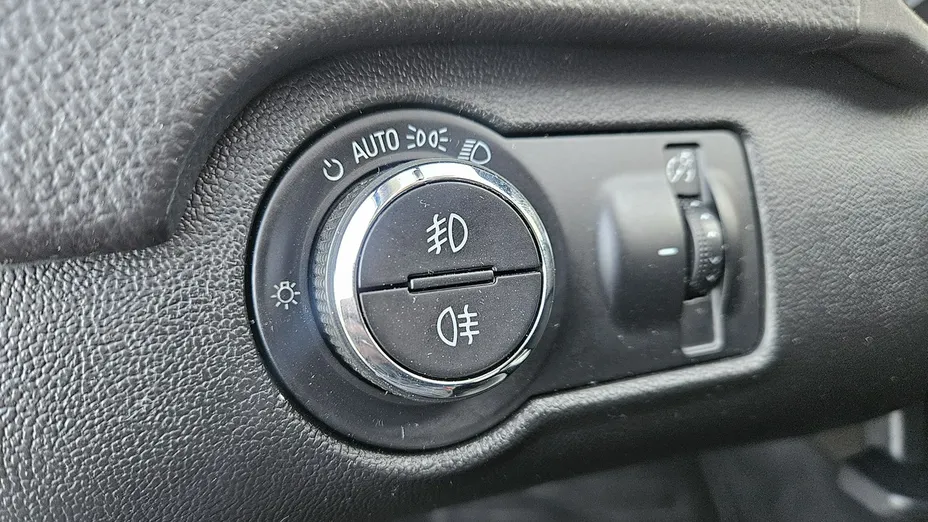 OPEL Insignia -