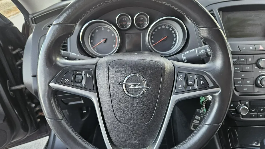 OPEL Insignia -