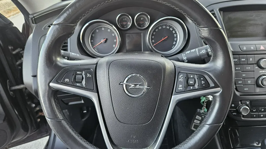 OPEL Insignia -