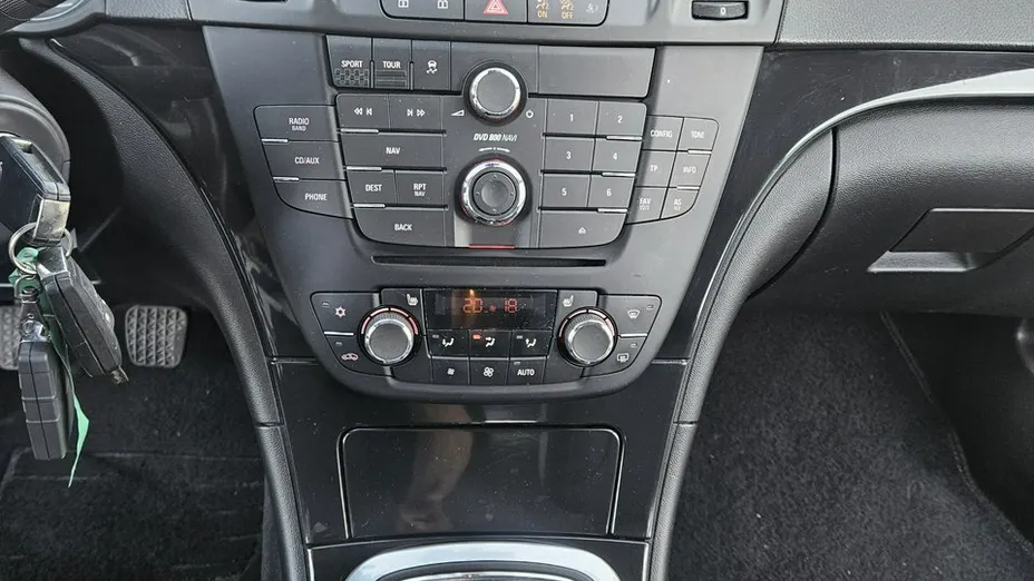 OPEL Insignia -