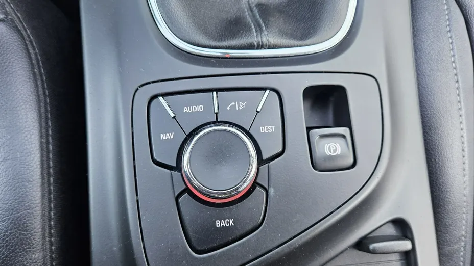 OPEL Insignia -