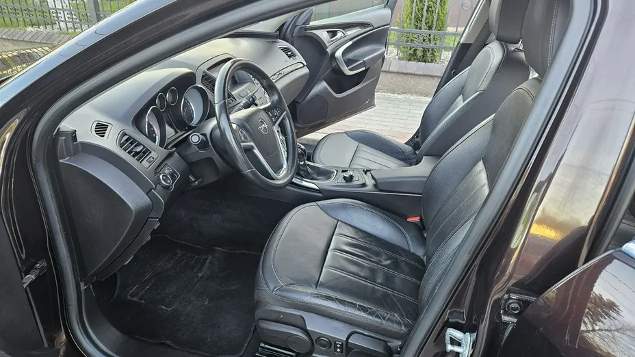 OPEL Insignia -