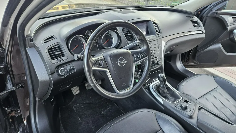 OPEL Insignia -
