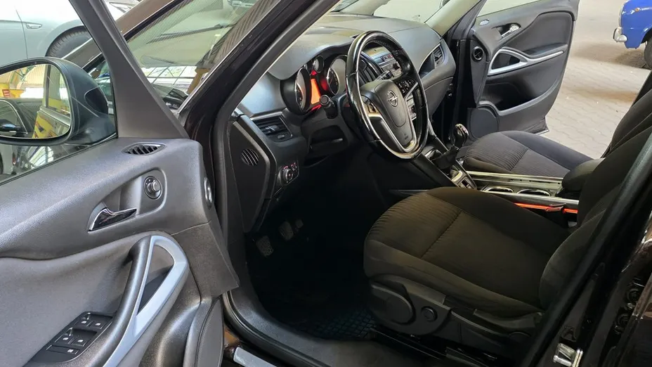 OPEL Zafira -