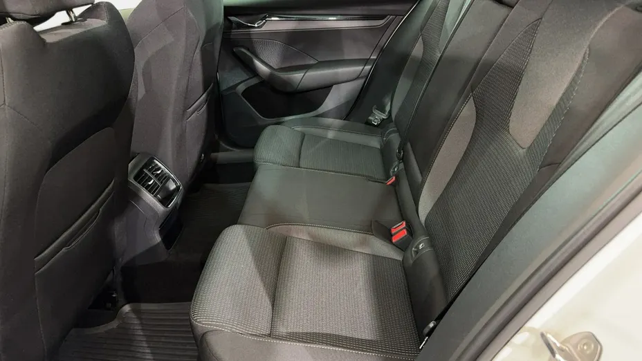 SKODA Octavia Octavia 1.5 TSI e-Tec Ambition DSG