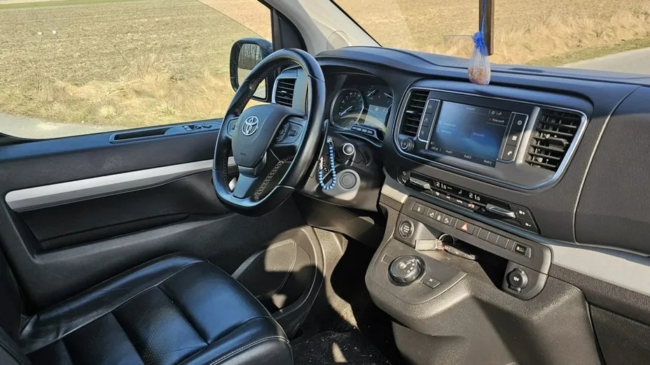 TOYOTA Proace -