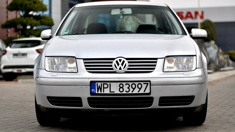 VOLKSWAGEN Bora -
