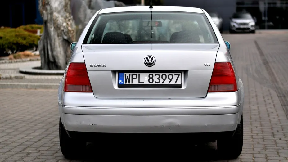 VOLKSWAGEN Bora -