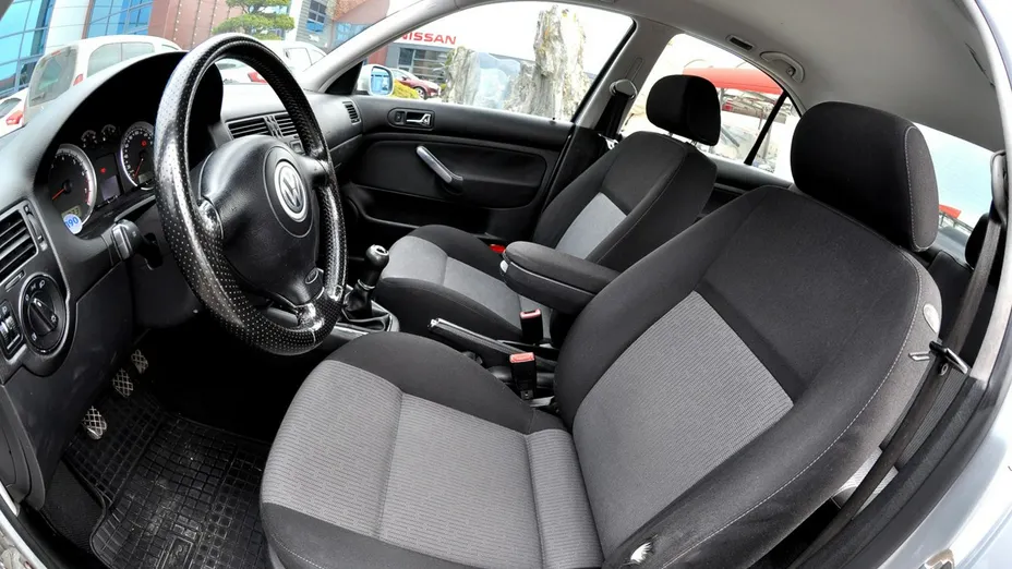 VOLKSWAGEN Bora -
