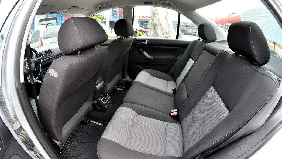 VOLKSWAGEN Bora -