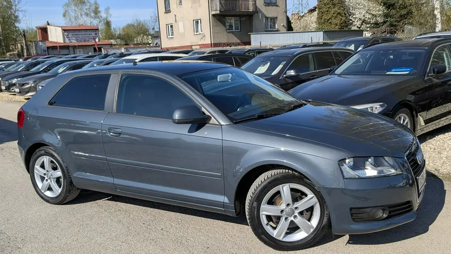 AUDI A3 -