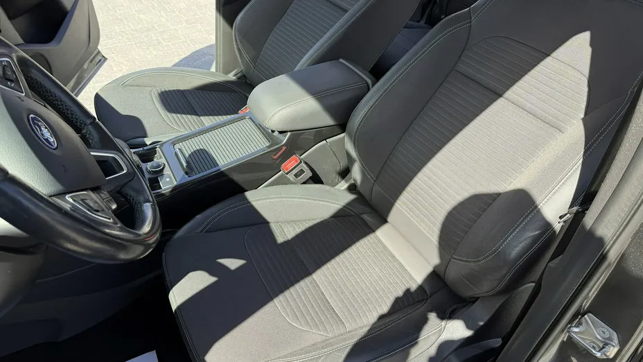 FORD Kuga -