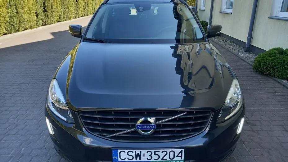 VOLVO XC60 -