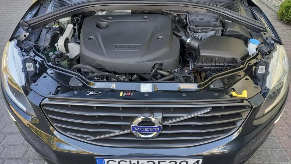 VOLVO XC60 -