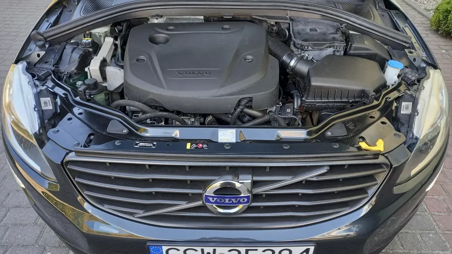 VOLVO XC60 -