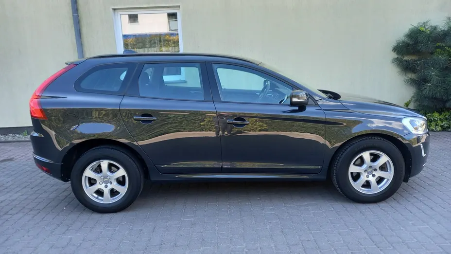 VOLVO XC60 -