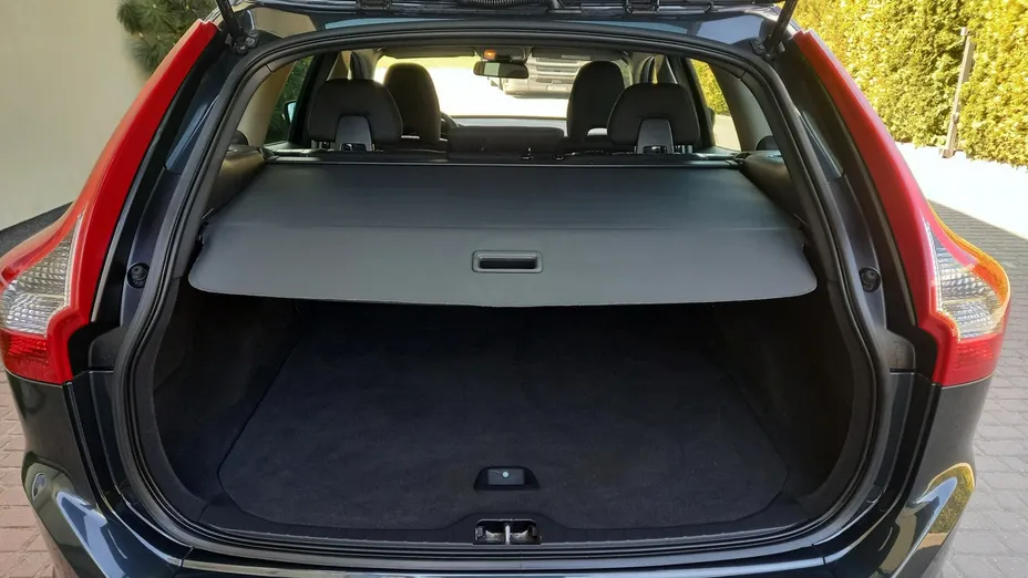 VOLVO XC60 -