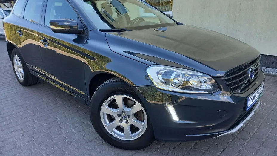VOLVO XC60 -