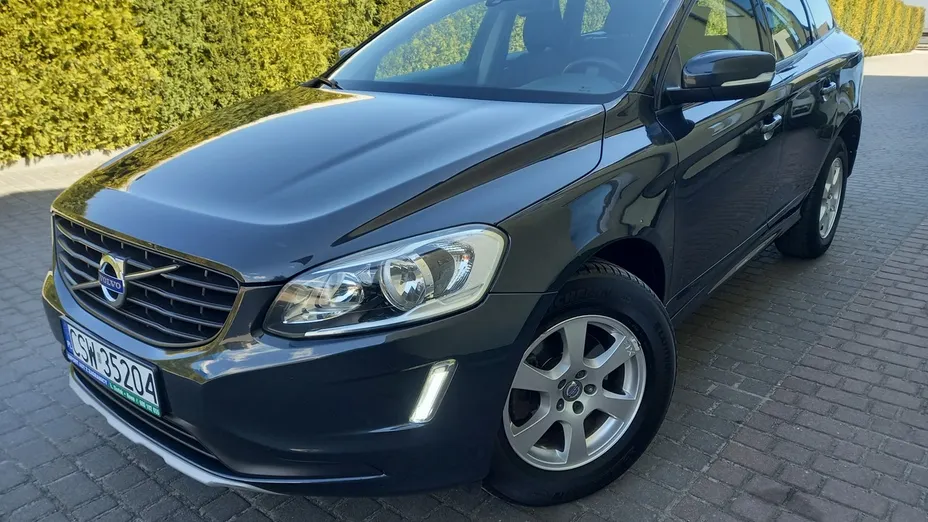 VOLVO XC60 -