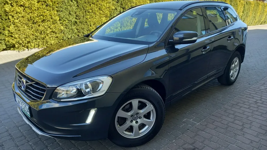 VOLVO XC60 -
