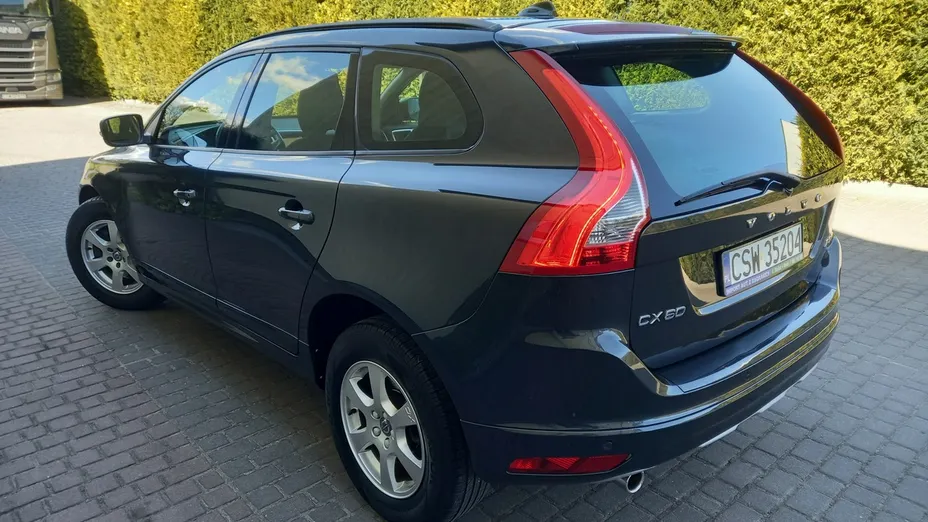VOLVO XC60 -