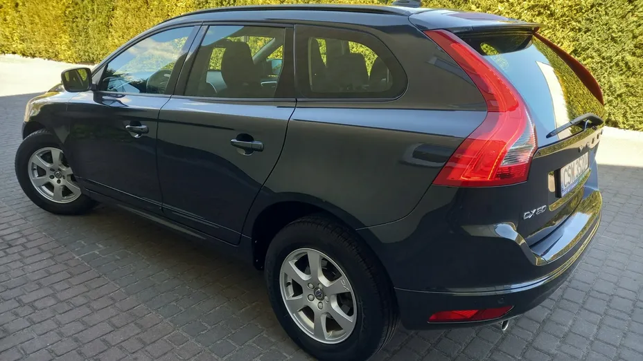 VOLVO XC60 -