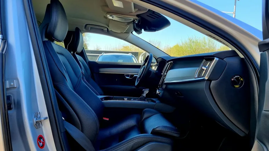 VOLVO V90 -