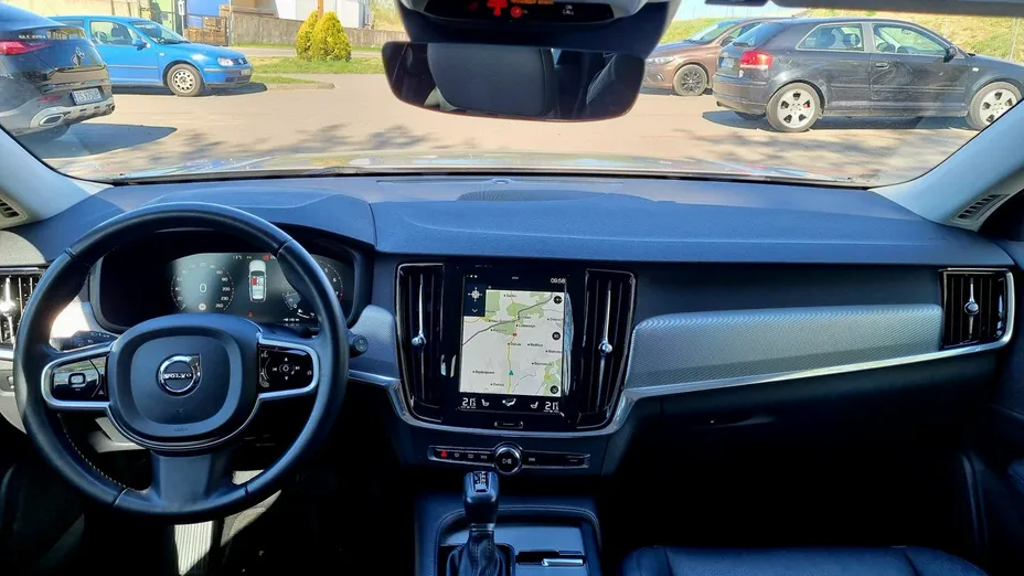 VOLVO V90 -
