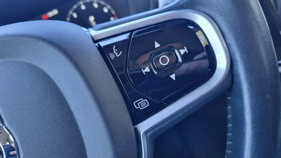 VOLVO V90 -