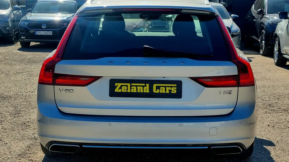 VOLVO V90 -