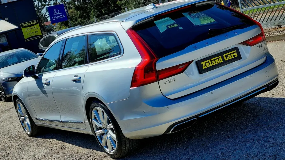 VOLVO V90 -