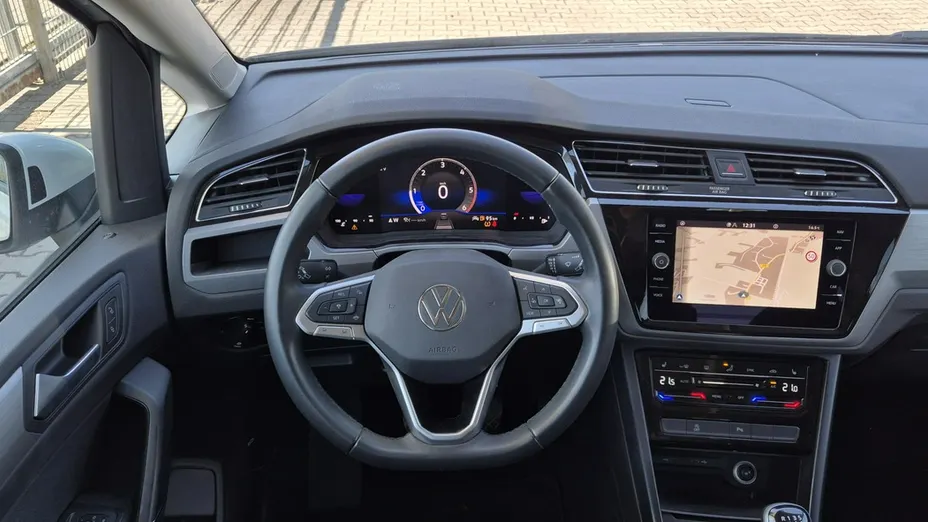 VOLKSWAGEN Touran -