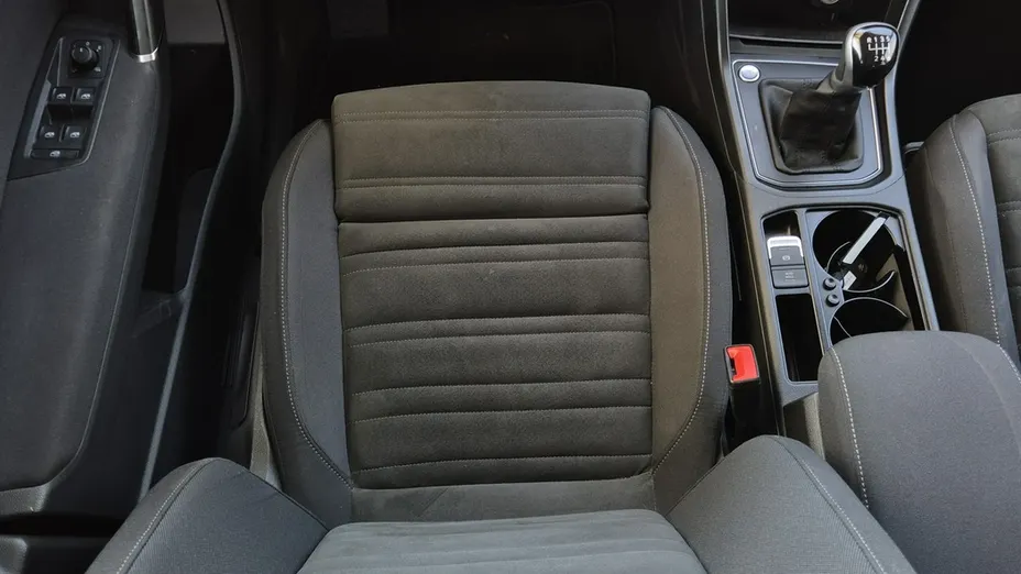 VOLKSWAGEN Touran -