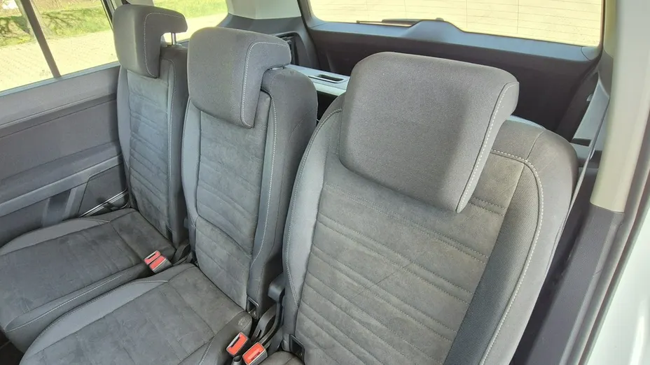 VOLKSWAGEN Touran -
