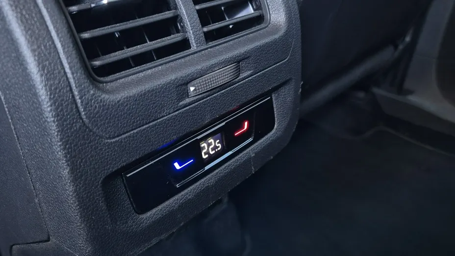 VOLKSWAGEN Touran -