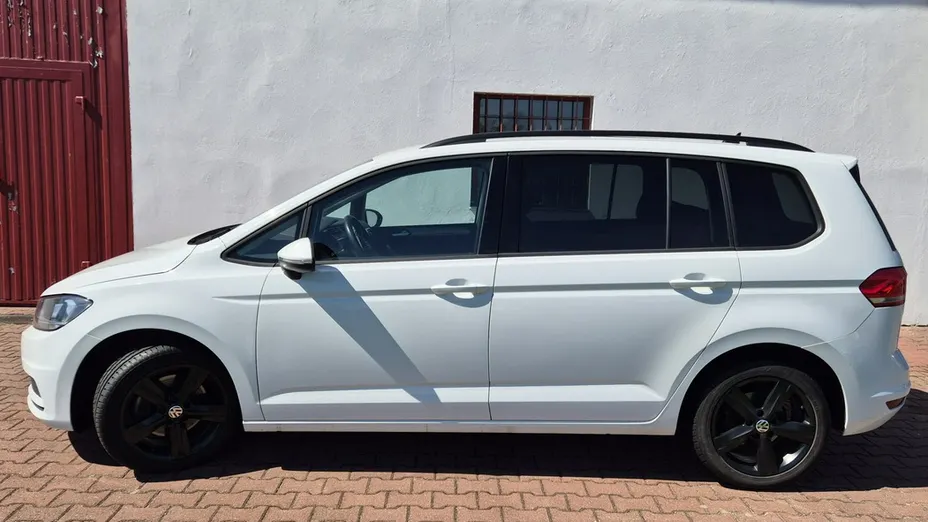VOLKSWAGEN Touran -