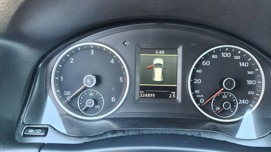 VOLKSWAGEN Tiguan -