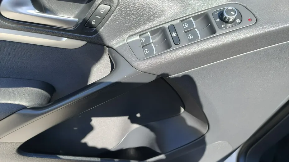 VOLKSWAGEN Tiguan -