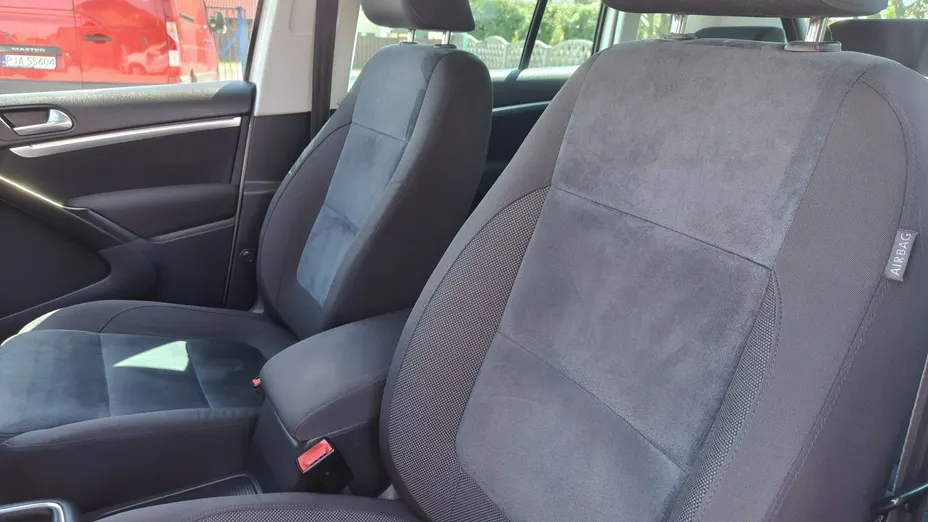 VOLKSWAGEN Tiguan -