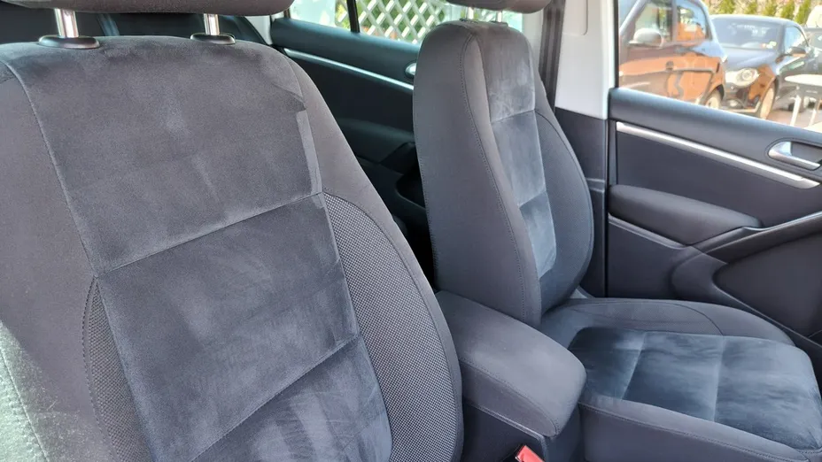 VOLKSWAGEN Tiguan -