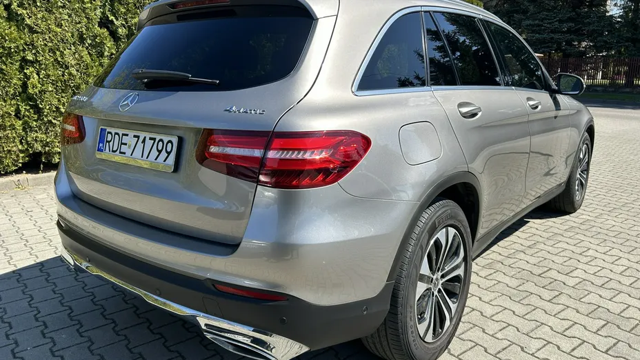 MERCEDES-BENZ GLC -