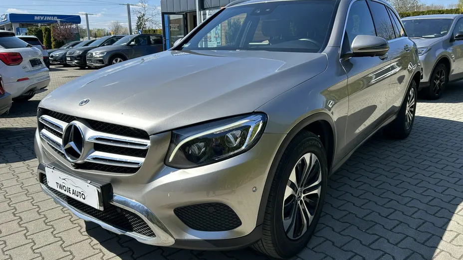 MERCEDES-BENZ GLC -